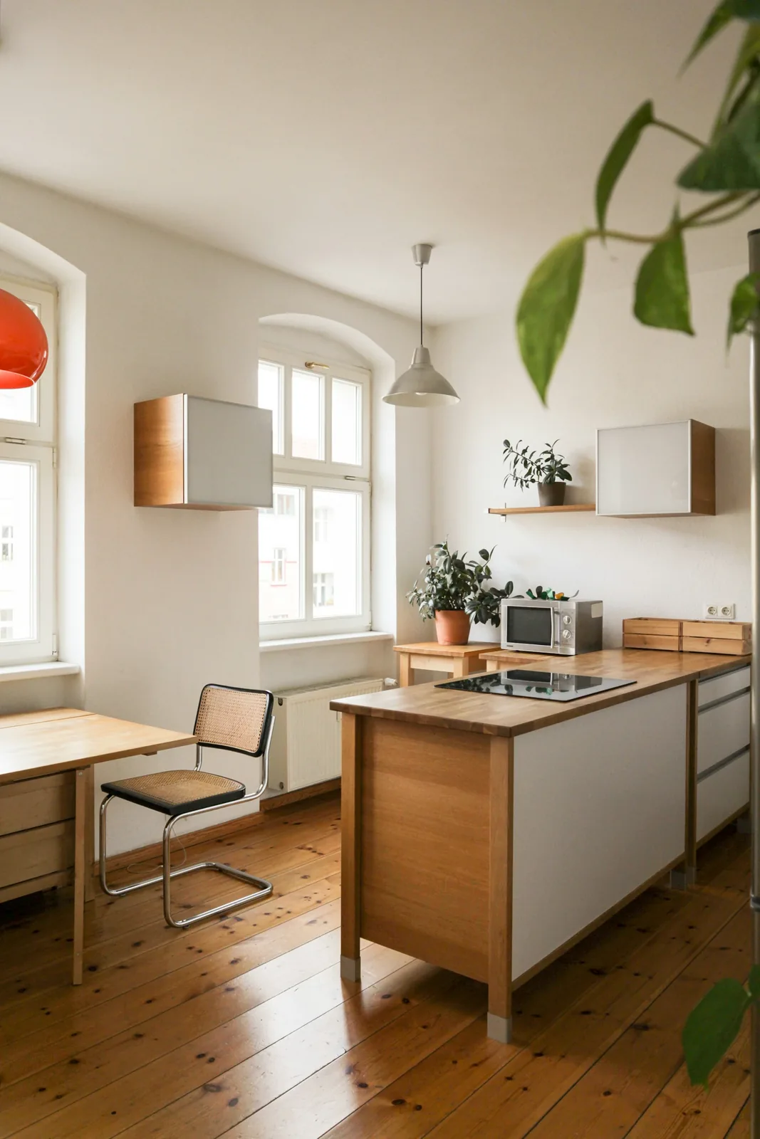 Espace aménagé aux matériaux bois chaleureux